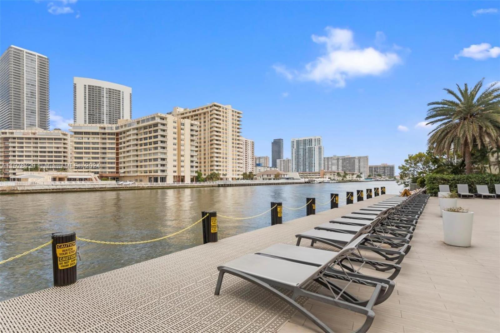 2602 E Hallandale Beach Blvd 1 Br Villa Exterior photo